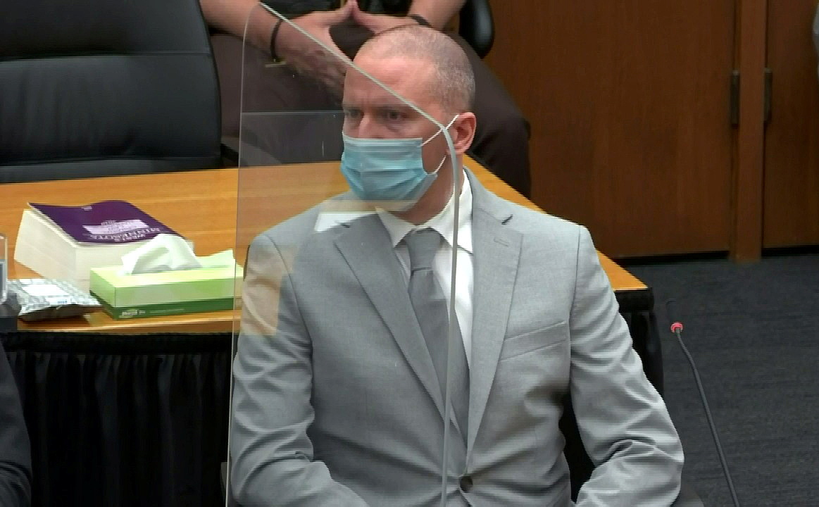 Derek Chauvin durante su juicio de este viernes, en Minneapolis.