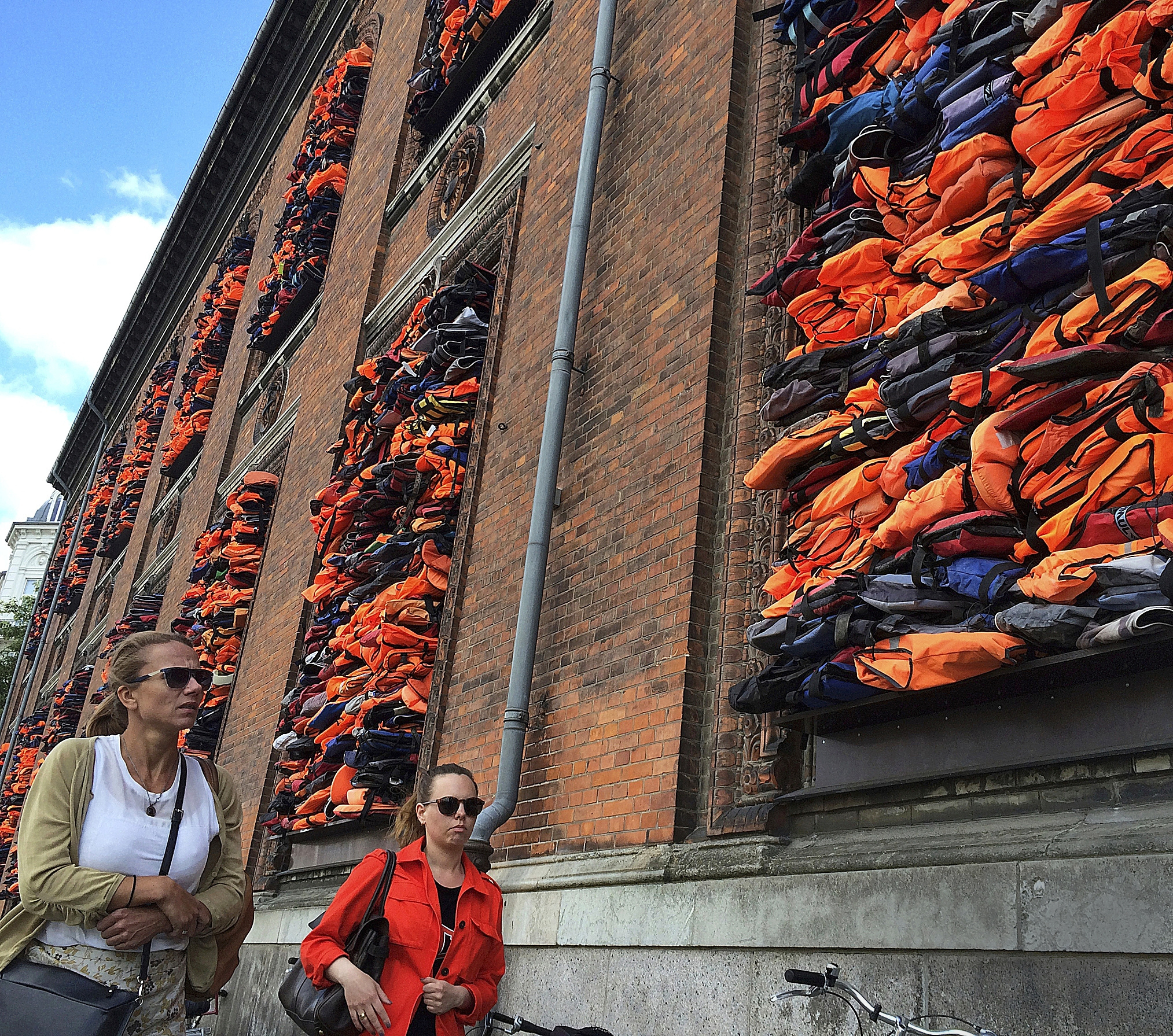 Chalecos salvavidas para rendir tributo a los refugiados, en Copenhague.