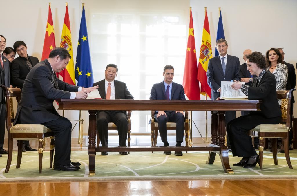 Pedro Sánchez recibe en La Moncloa al presidente chino, Xi Jinping, en noviembre de 2018.
