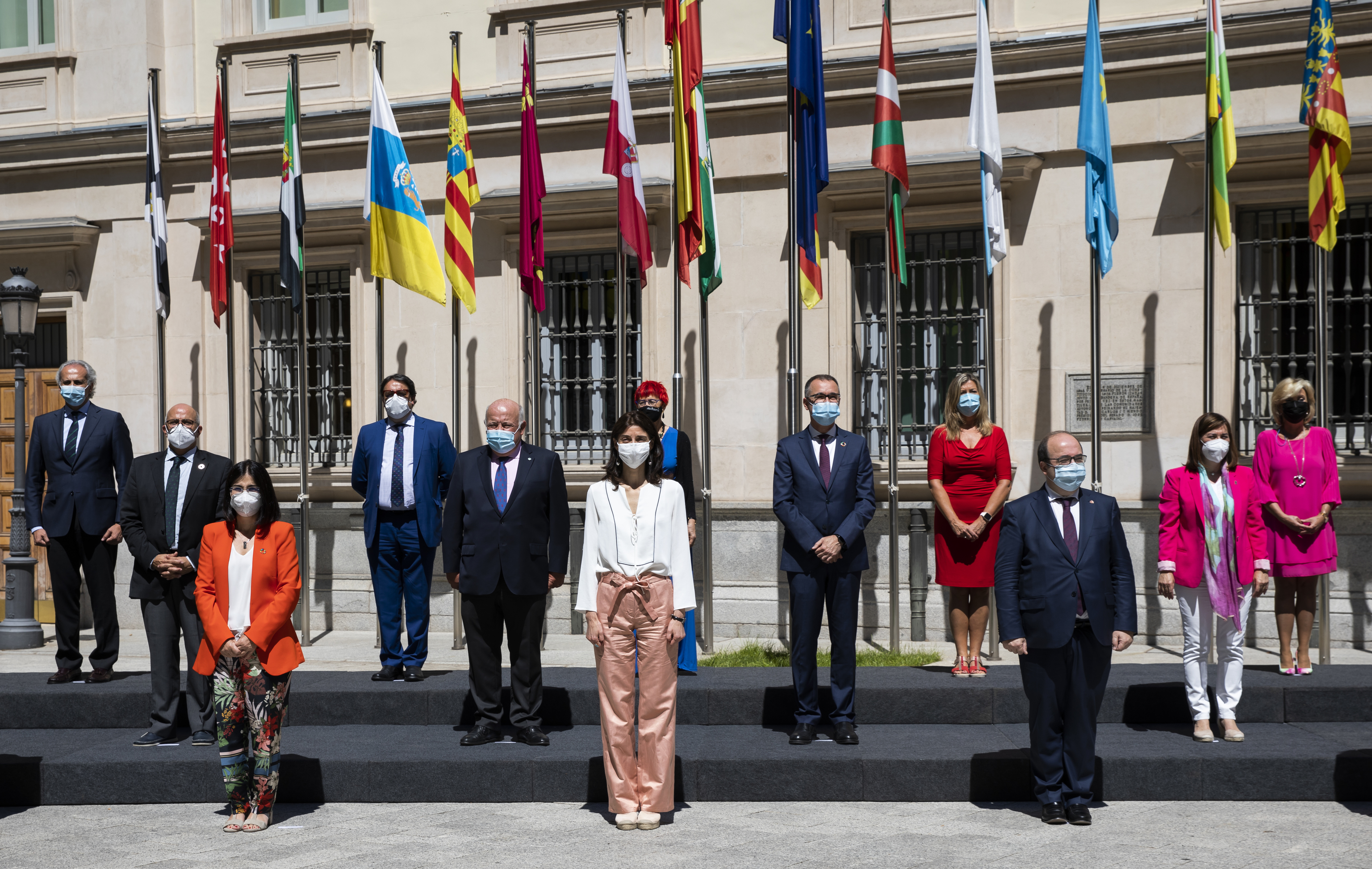 Foto de familia de la primera reunin presencial del Consejo Interterritorial en 16 meses, este mircoles en Madrid.