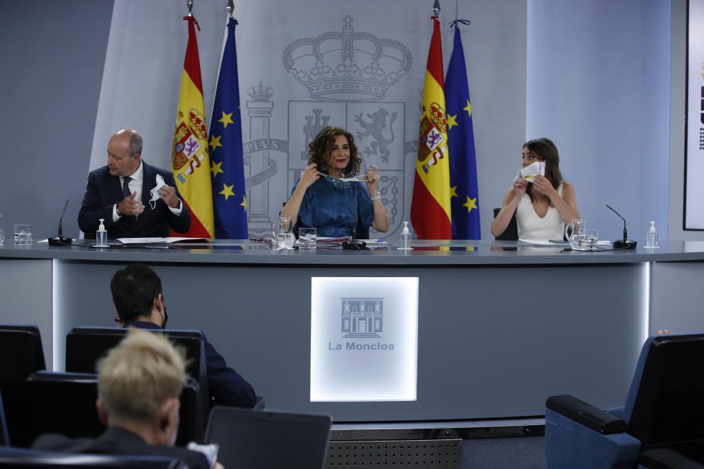 Jos Manuel Campo, Mara Jess Montero e Irene Montero, el martes, durante la rueda de prensa del Consejo de Ministros.