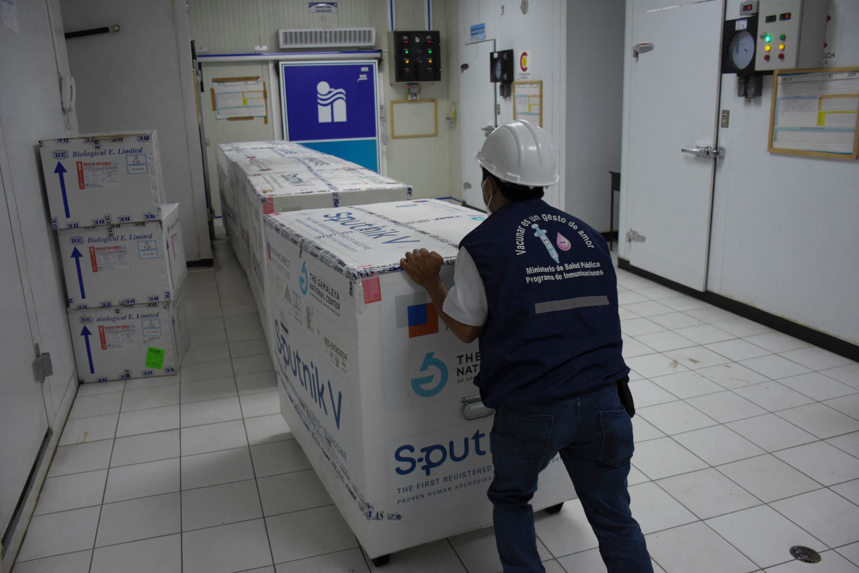 Llegada de 200.000 vacunas Sputnik a Ciudad de Guatemala.
