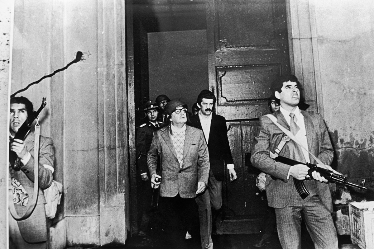 Salvador Allende (centro), el 11 de septiembre de 1973.