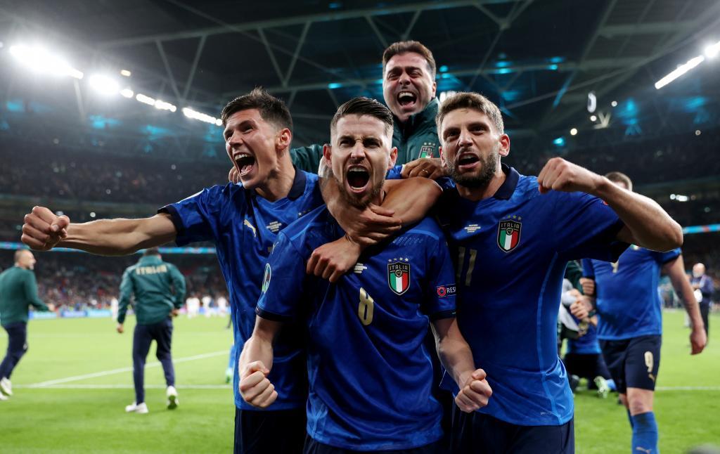 La selección italiana celebrando el pase a la final