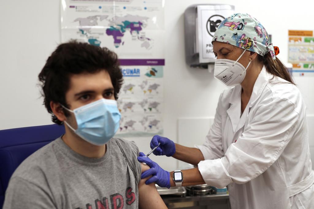 Un estudiante de Erasmus se vacunaba hace unos das en un centro de vacunacin de Madrid.