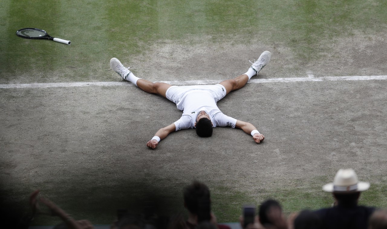 Djokovic, en la pista tras conquistar su sexto Wimbledon.