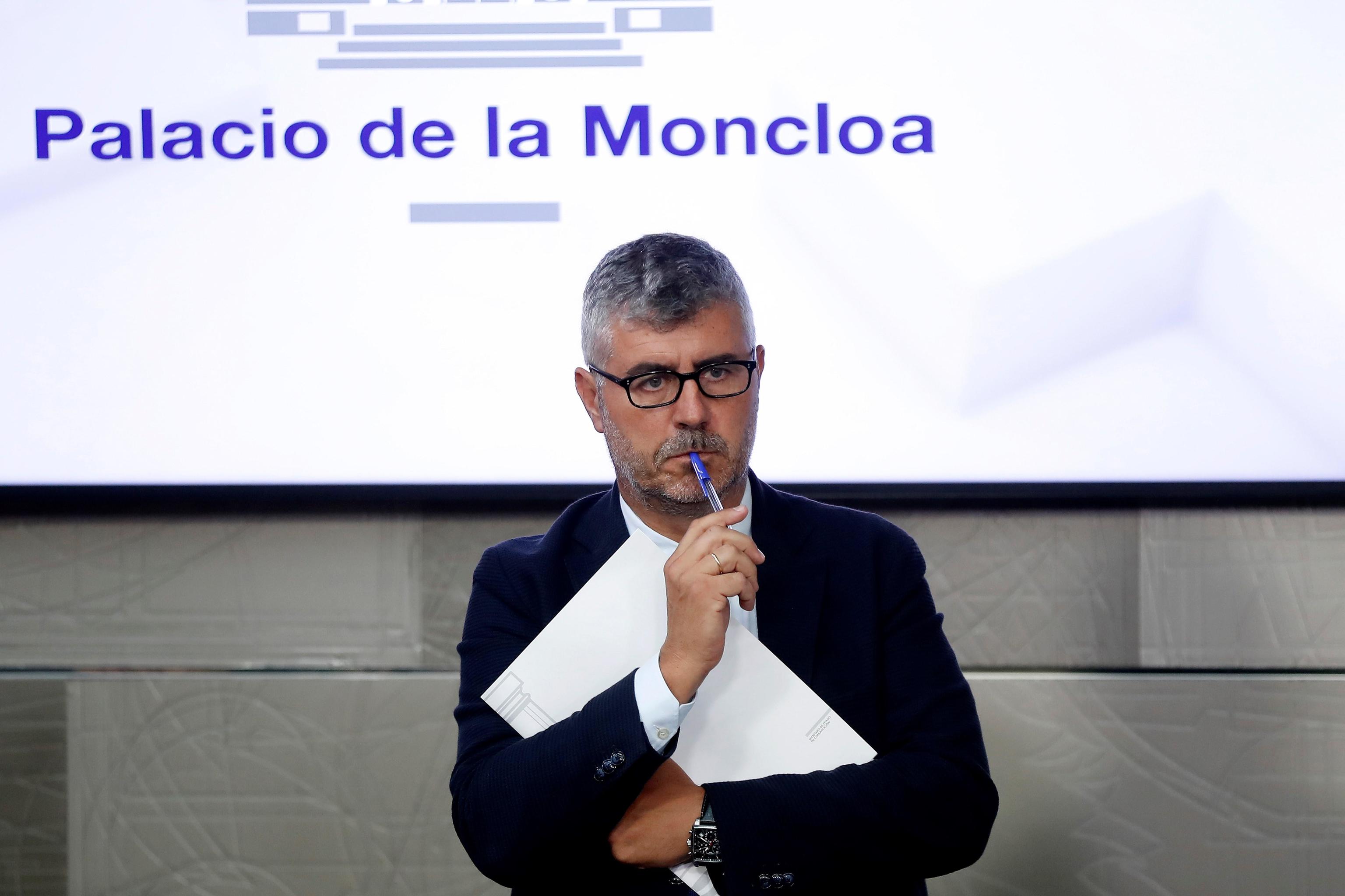 Miguel Ángel Oiver, durante una rueda de prensa en Moncloa.