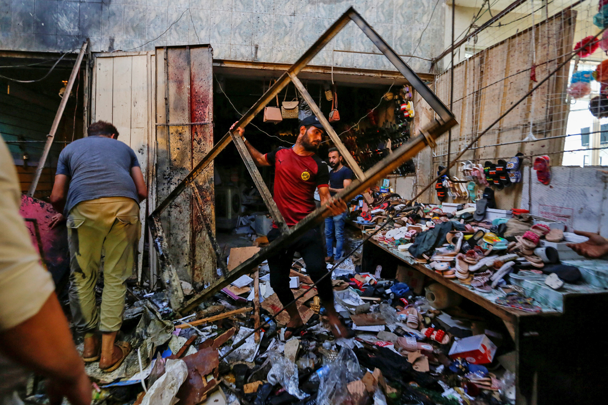 Restos de la explosin de un suicida en Bagdad.