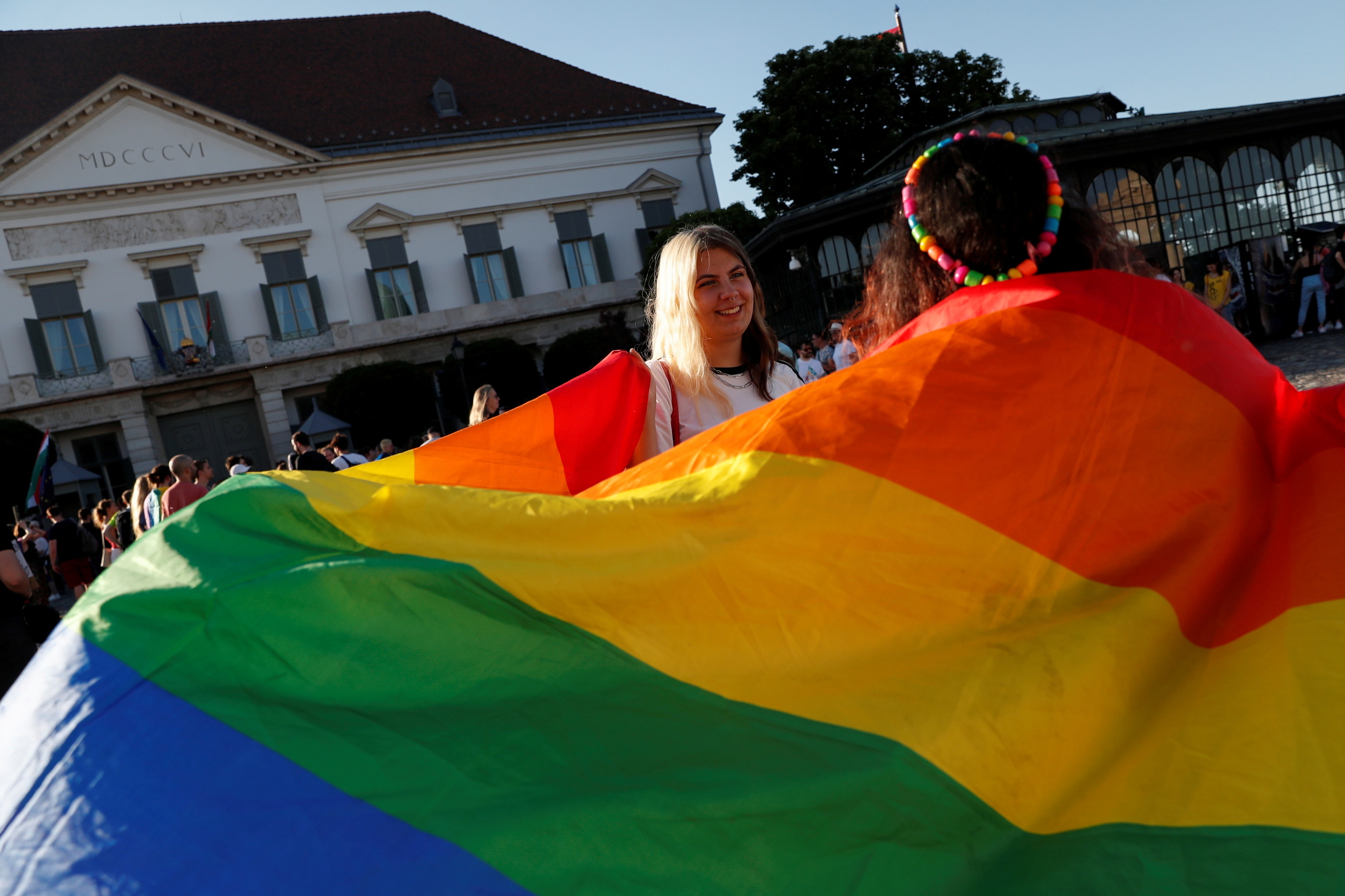 Protesta contra la ley anti LGTBI hngara, en Budapest.