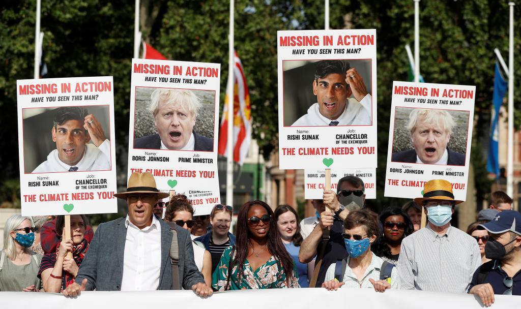 Manifestantes junto al Parlamento britnico