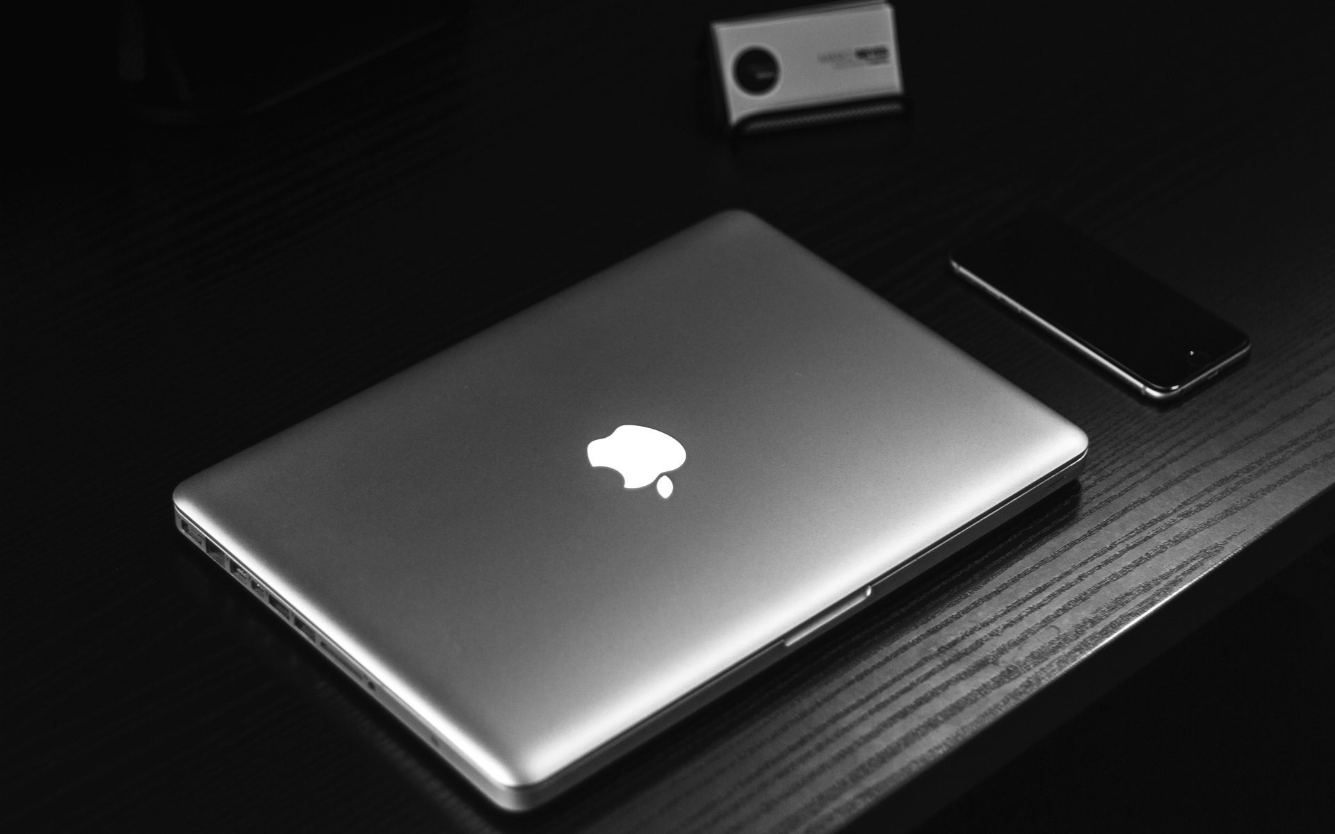 El Apple Macbook  de 2020 est hoy en oferta, cmpralo a su mejor precio del ao.