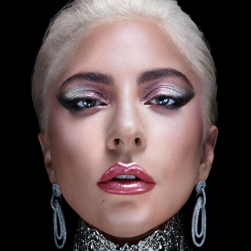 Lady Gaga está detrás de Haus Laboratories, marca de maquillaje que presenta con este look.