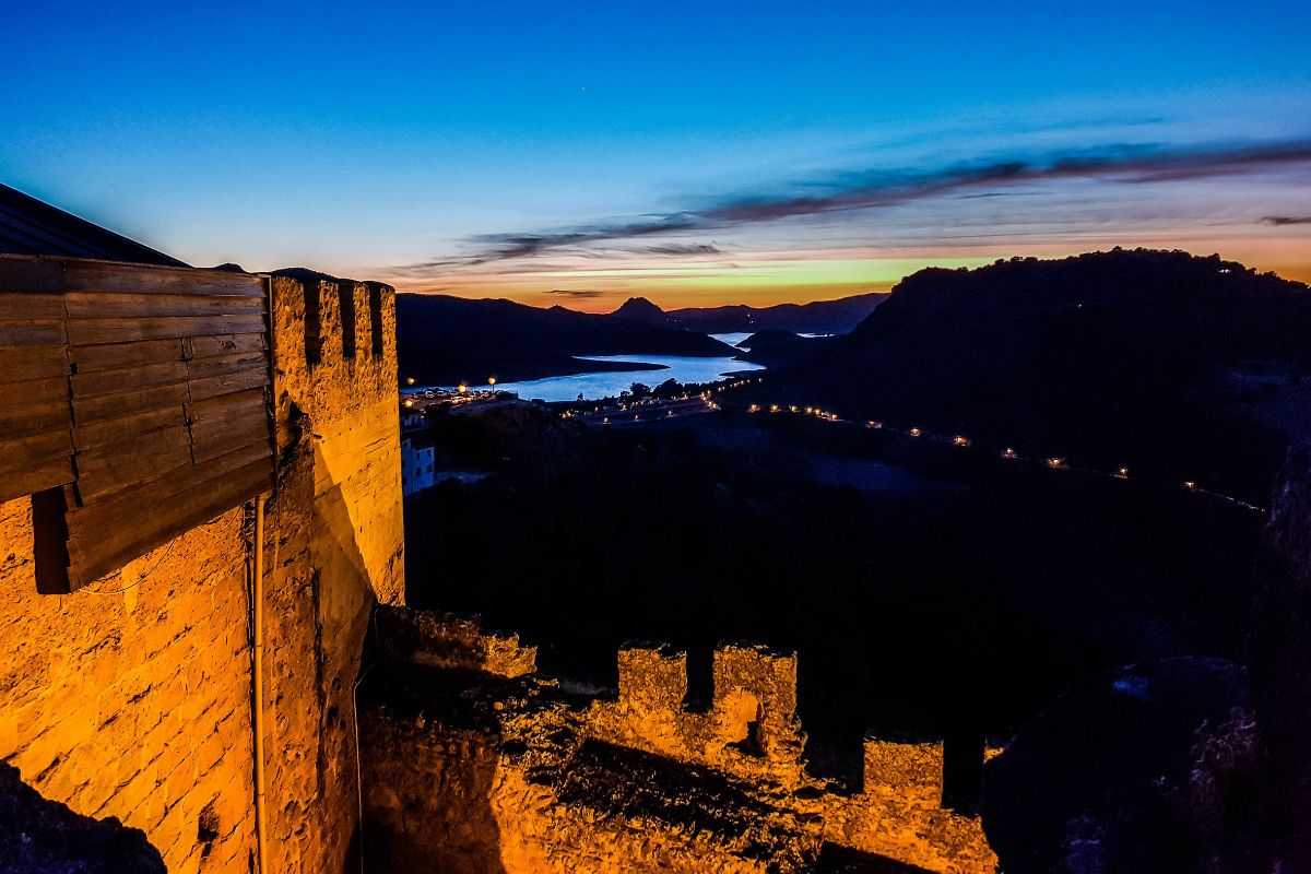 Puesta de sol desde el castillo de Iznájar.