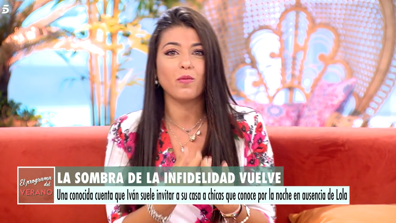 Lola (Supervivientes 2021) durante su entrevista en El programa de Ana Rosa.