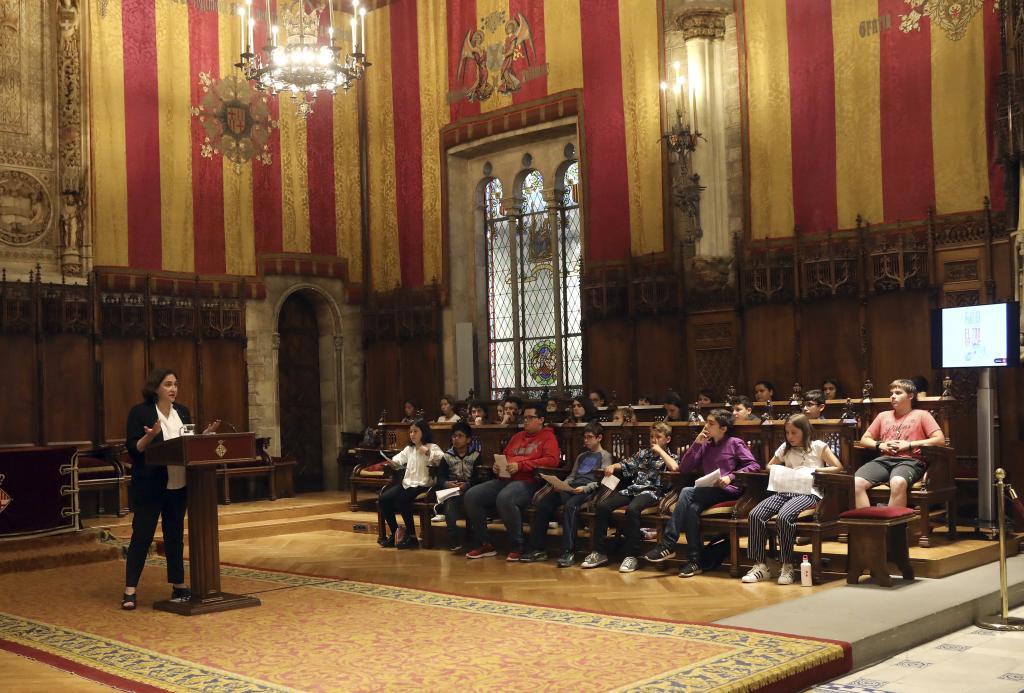 Colau en la Celebracin de Audiencia pblica en el Ayuntamiento de Barcelona de jvenes  en 2018