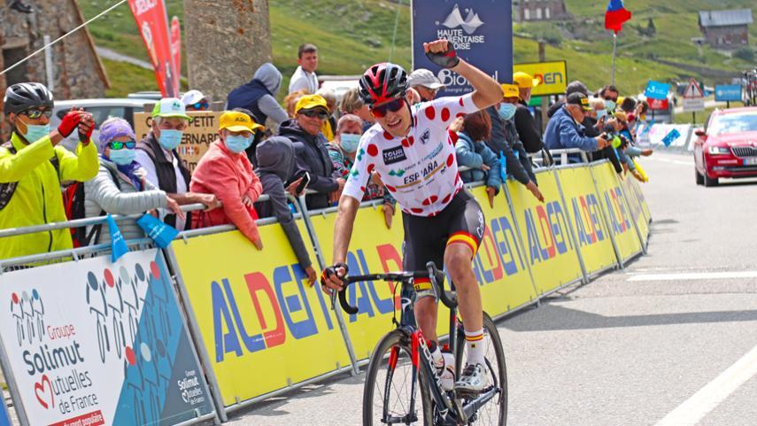 Carlos Rodrguez celebra en lnea de meta en el Tour del Porvenir .
