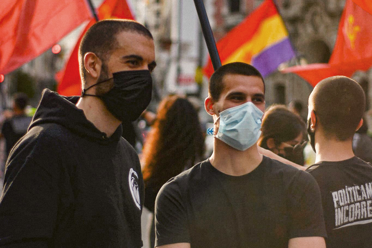 Roberto Vaquero y Fermn Turia en un desfile en el aniversario de Segunda Repblica en Madrid.