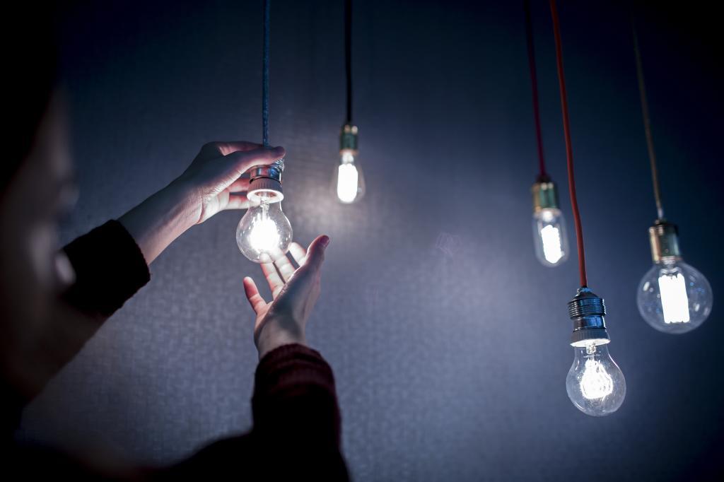 Bruselas cambia las etiquetas de las bombillas: cules son las mejores para esquivar el rcord de la luz?