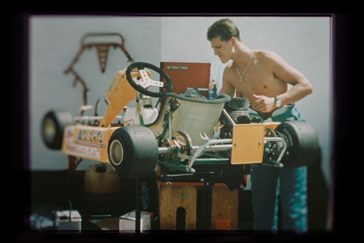 Michael Schumacher despunt de joven como piloto de karts.