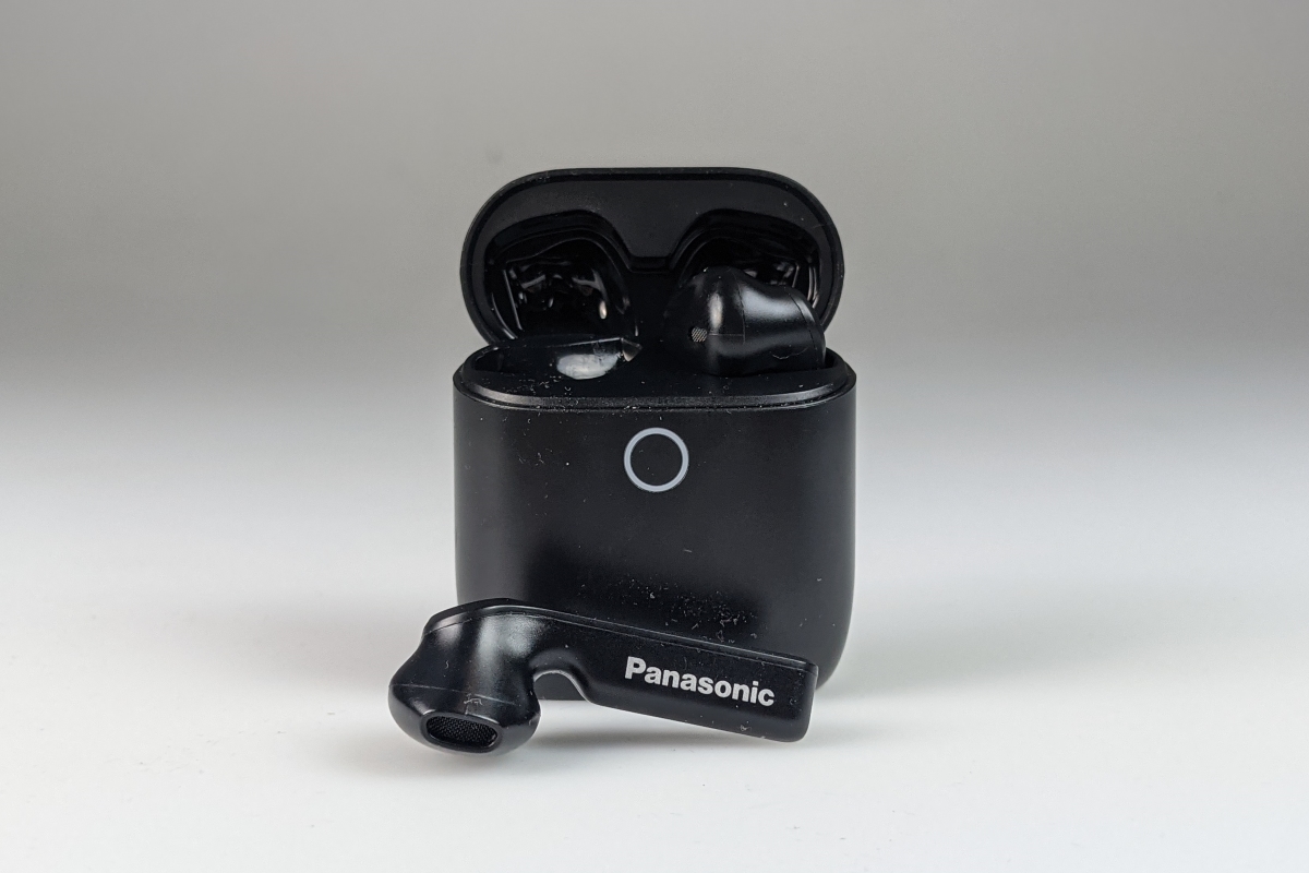 Panasonic B100 : Utilitarismo de batalla y sonido de calidad