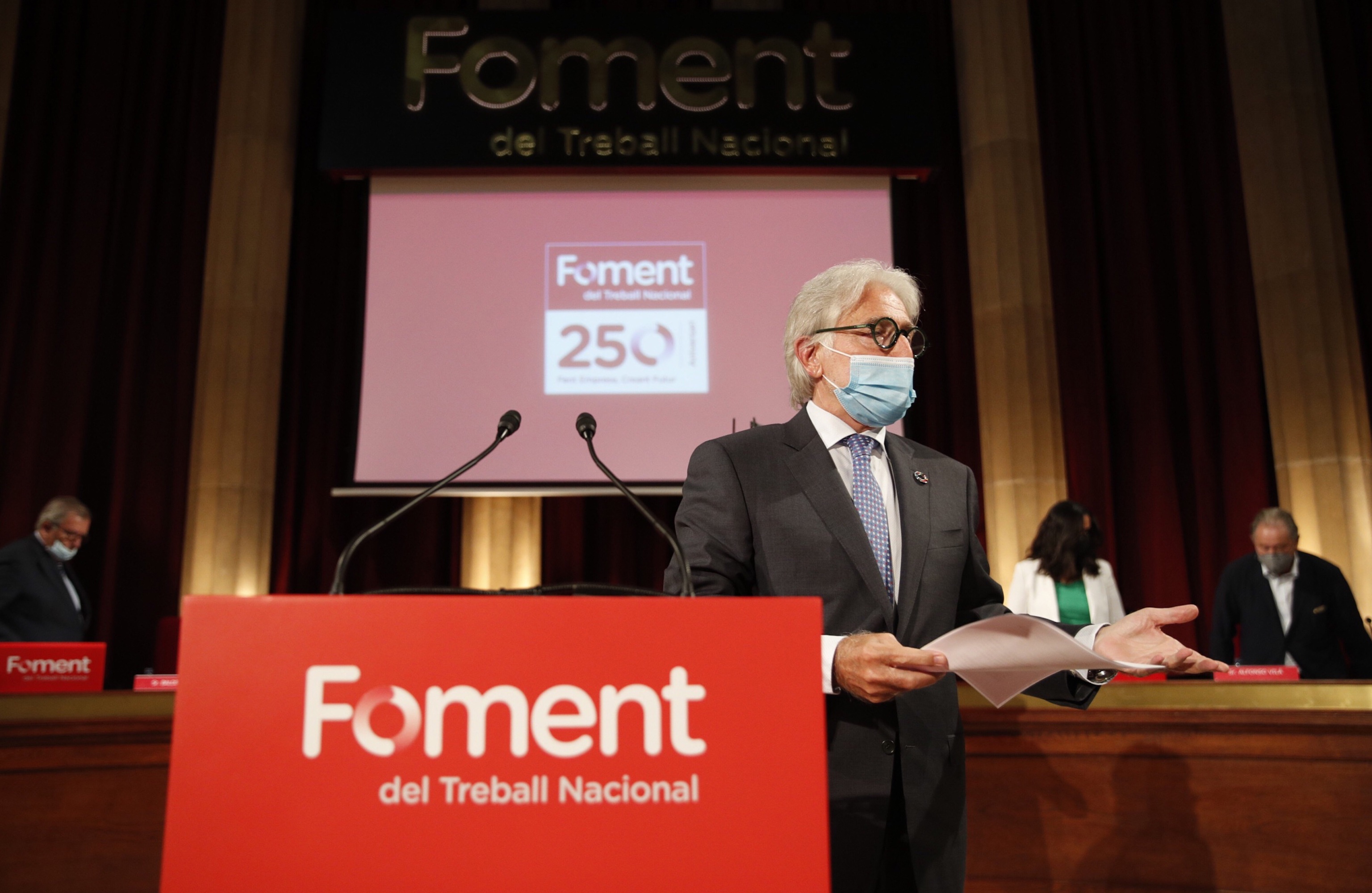Josep Snchez Llibre, presidente de Foment, ayer durante la rueda de prensa.