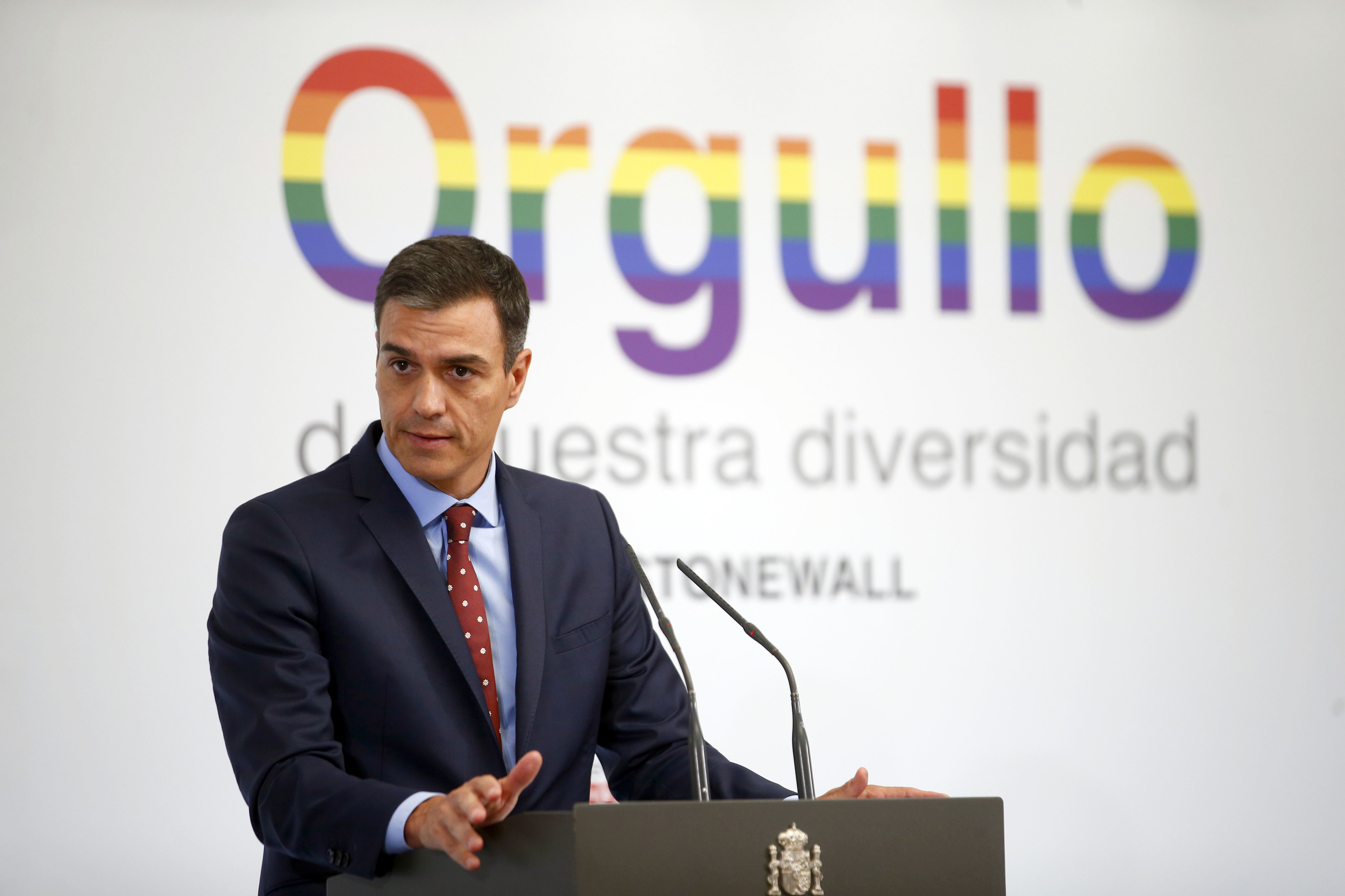 Pedro Snchez en otra reunin con colectivos LGTBI en Moncloa.