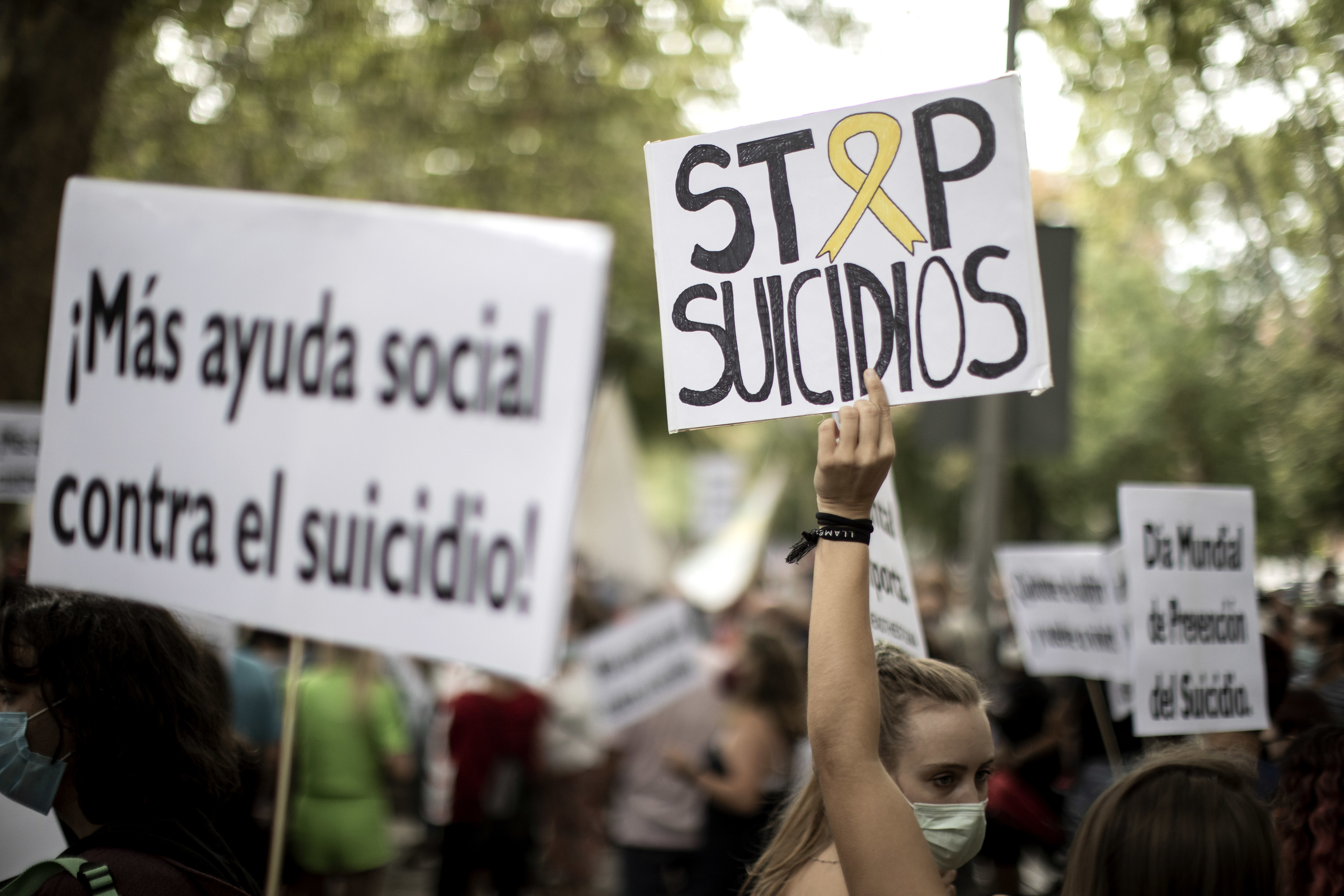 Manifestacin en Madrid para pedir ms medios contra el suicidio.