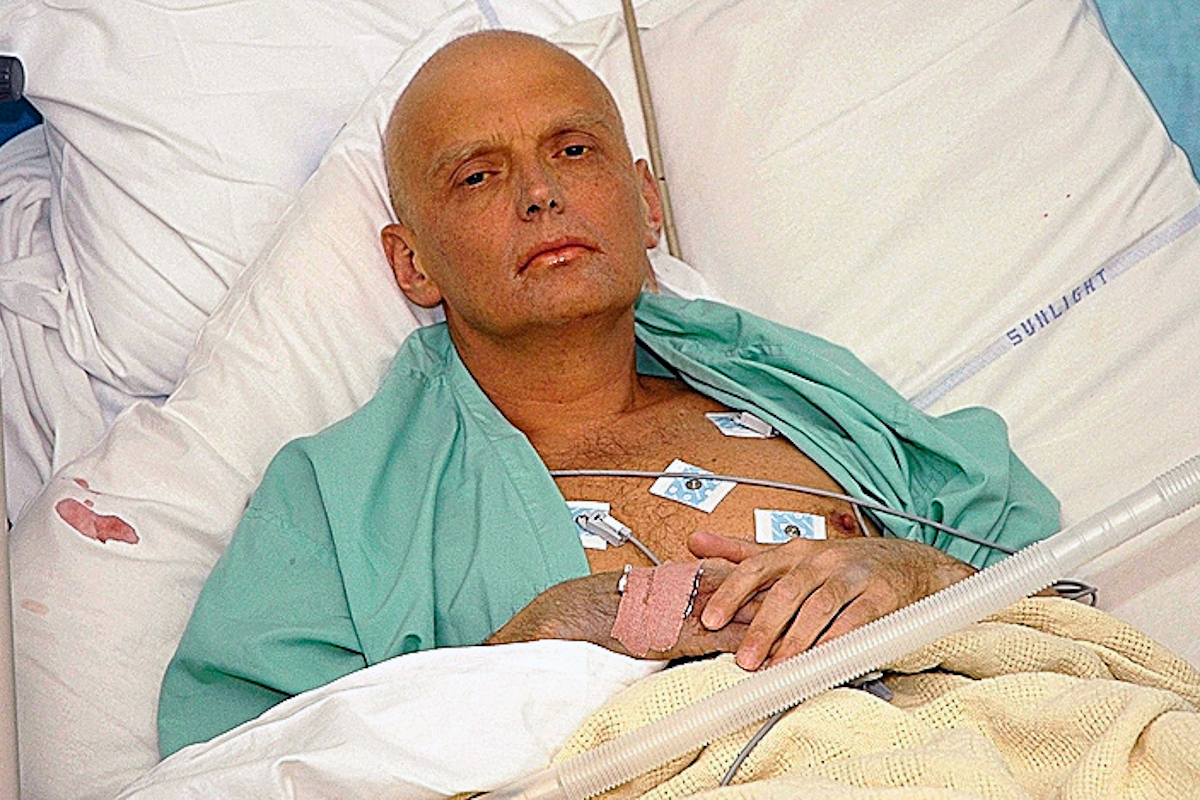 Alexander Litvinenko, en una UCI de Londres en 2006 tras ser envenenado.