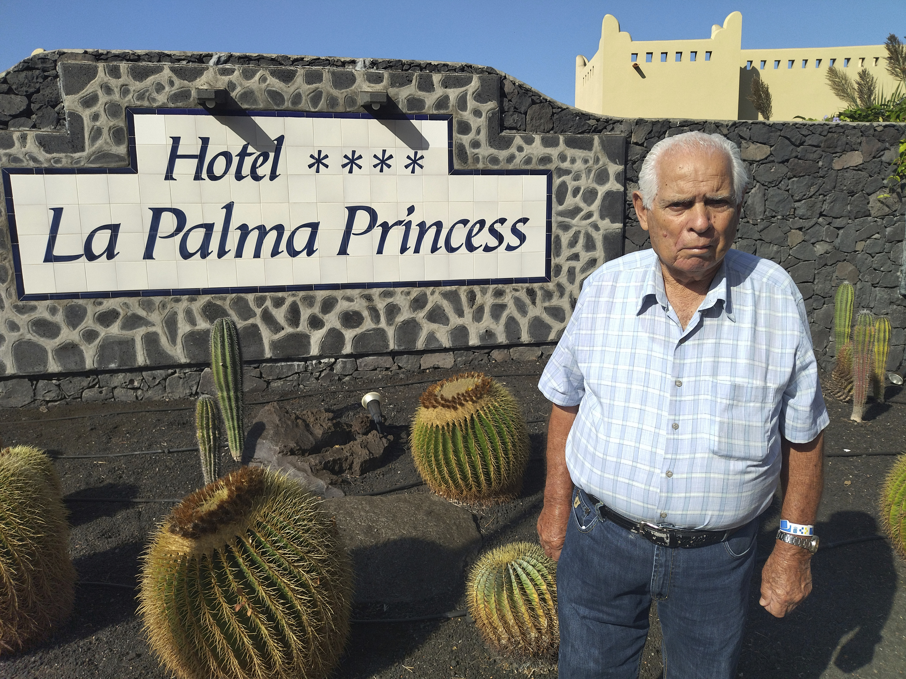 Francisco Jernimo, en la puerta del Hotel La Palma Princess.