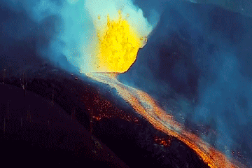 La Palma | El volcn resucita y entra en una fase explosiva con lava ms fluida