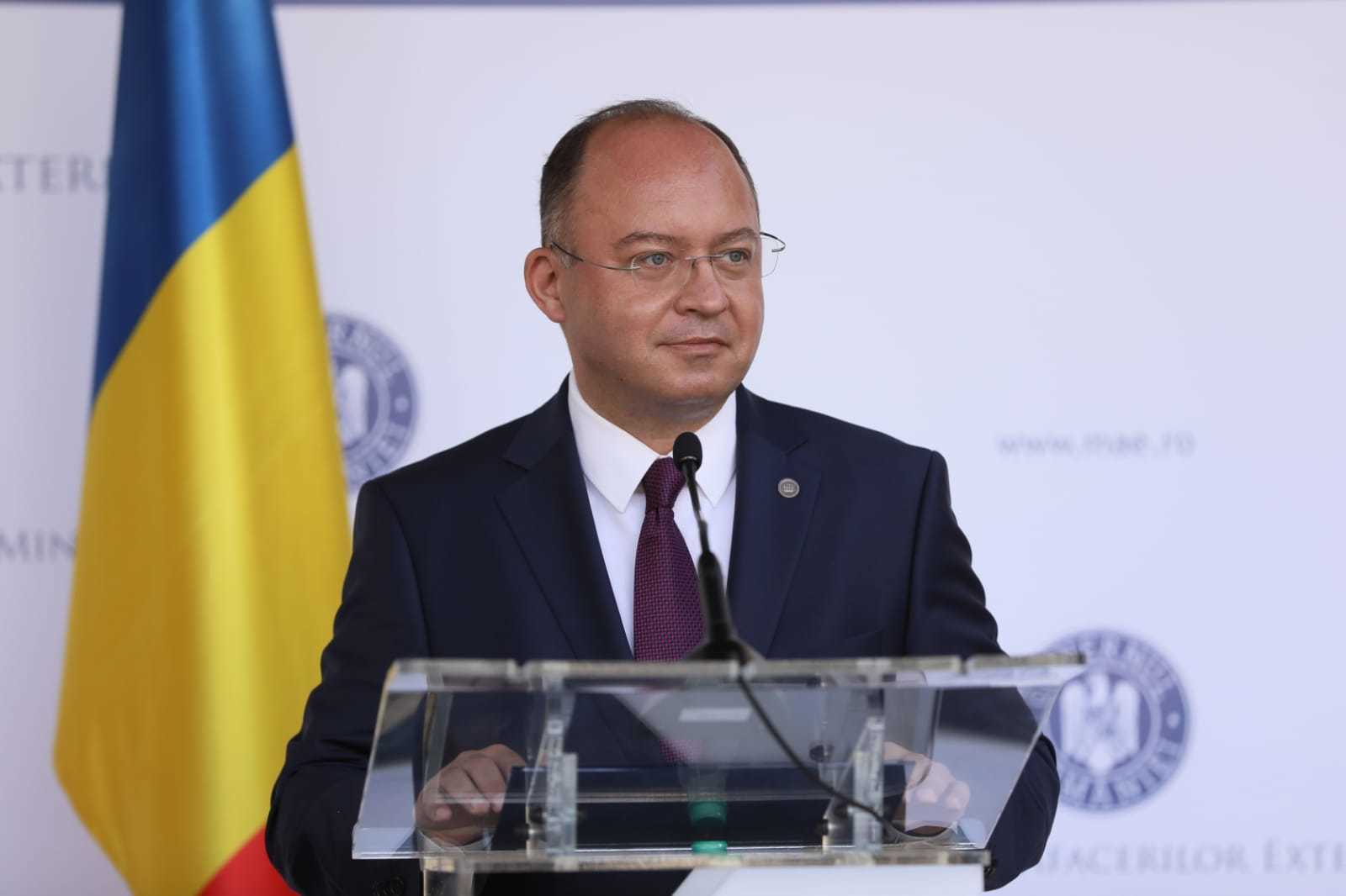 Bogdan Aurescu, ministro de Exteriores rumano: "La defensa y seguridad de la UE debe llevarse a cabo con la OTAN"