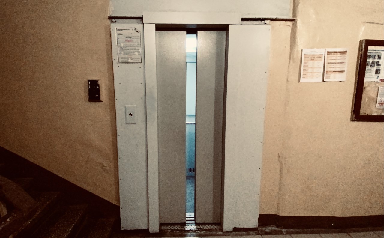 El ascensor donde mataron a Anna Politkovskaya.