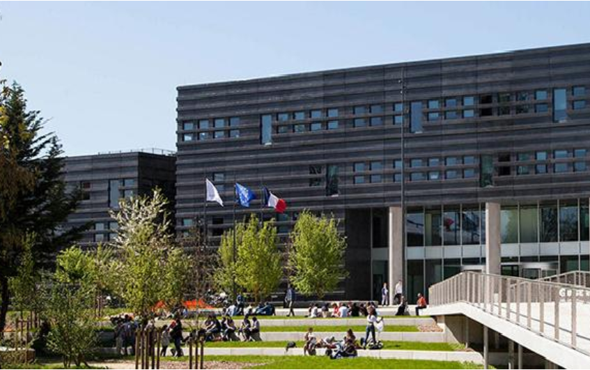 La escuela francesa de ingenieros CentraleSuplec.