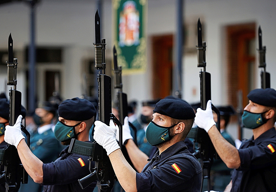 Un nuevo choque entre Madrid y el Gobierno: sin acuerdo por las viviendas que Ayuso quiere ceder a los policas y guardias civiles