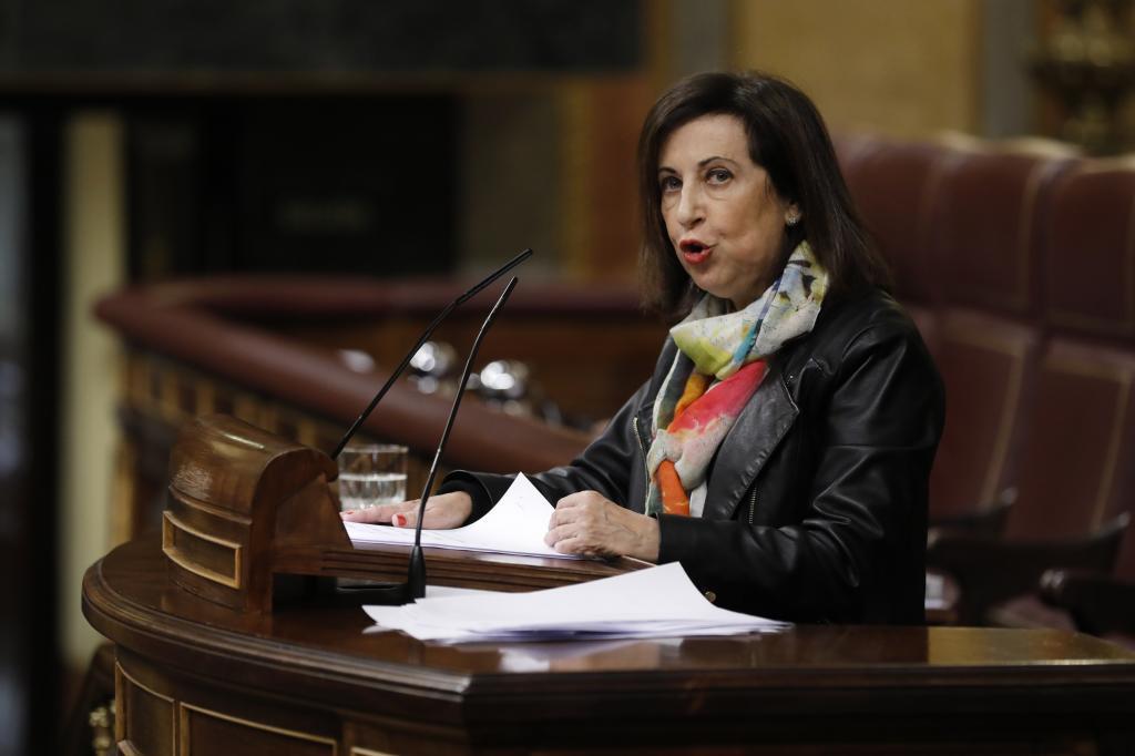 La ministra de Defensa, Margarita Robles, en el Congreso.