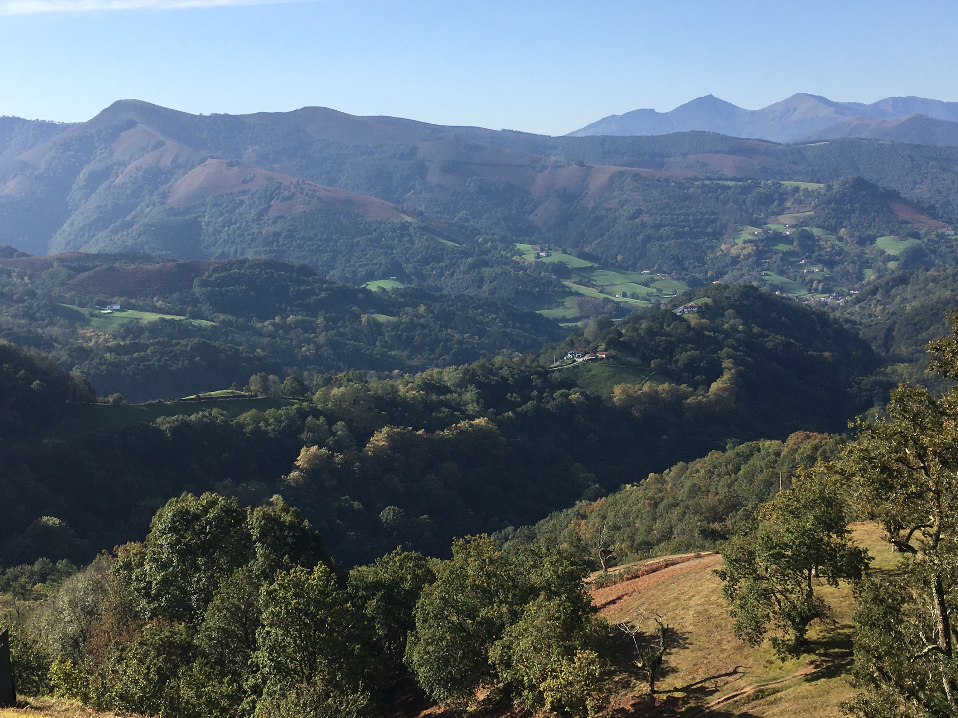 Las montaas rodean el Valle del Bidasoa, en la comarca Baztn-Bidasosa.