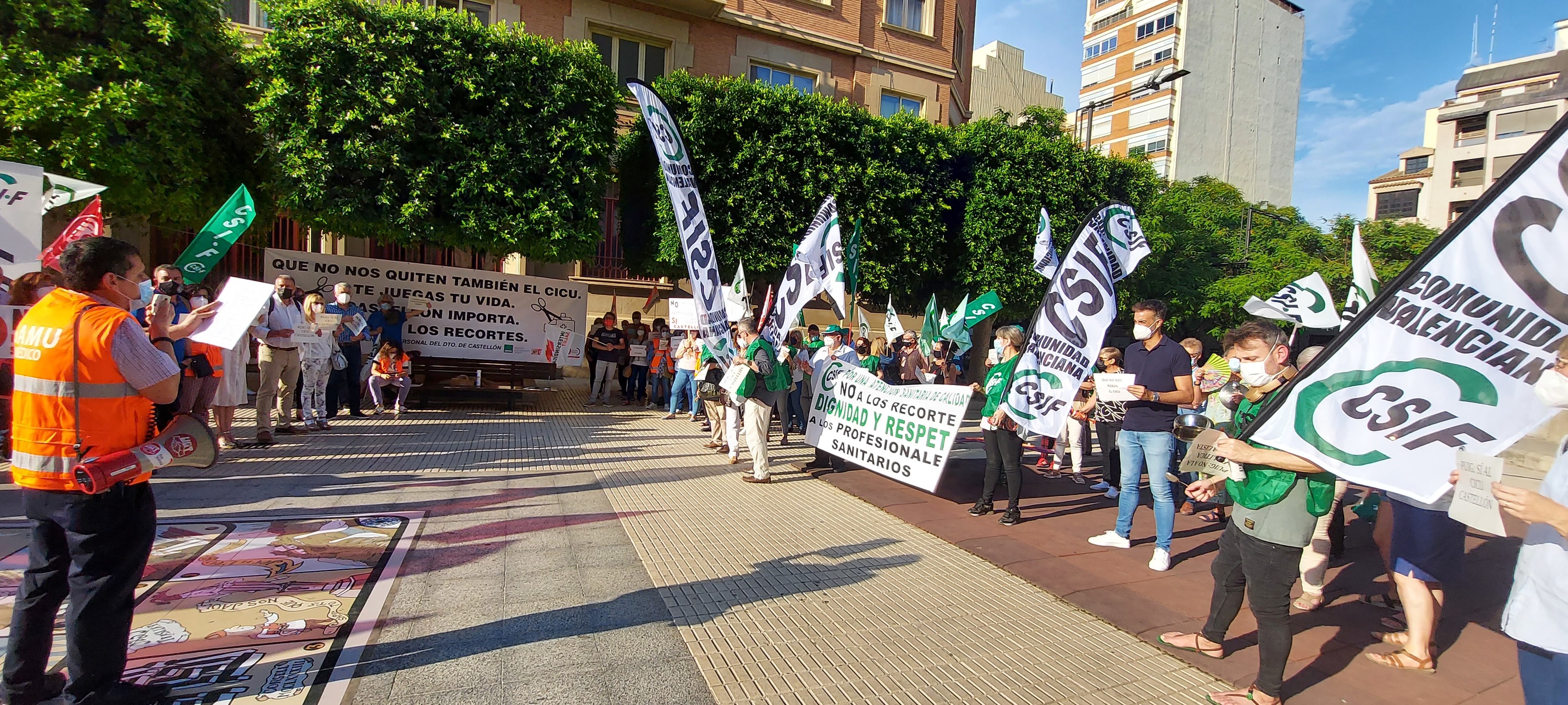 Protesta contra el desmantelamiento del Centro de Informacin y Coordinacin de Urgencias (CICU) en Castelln y Alicante.