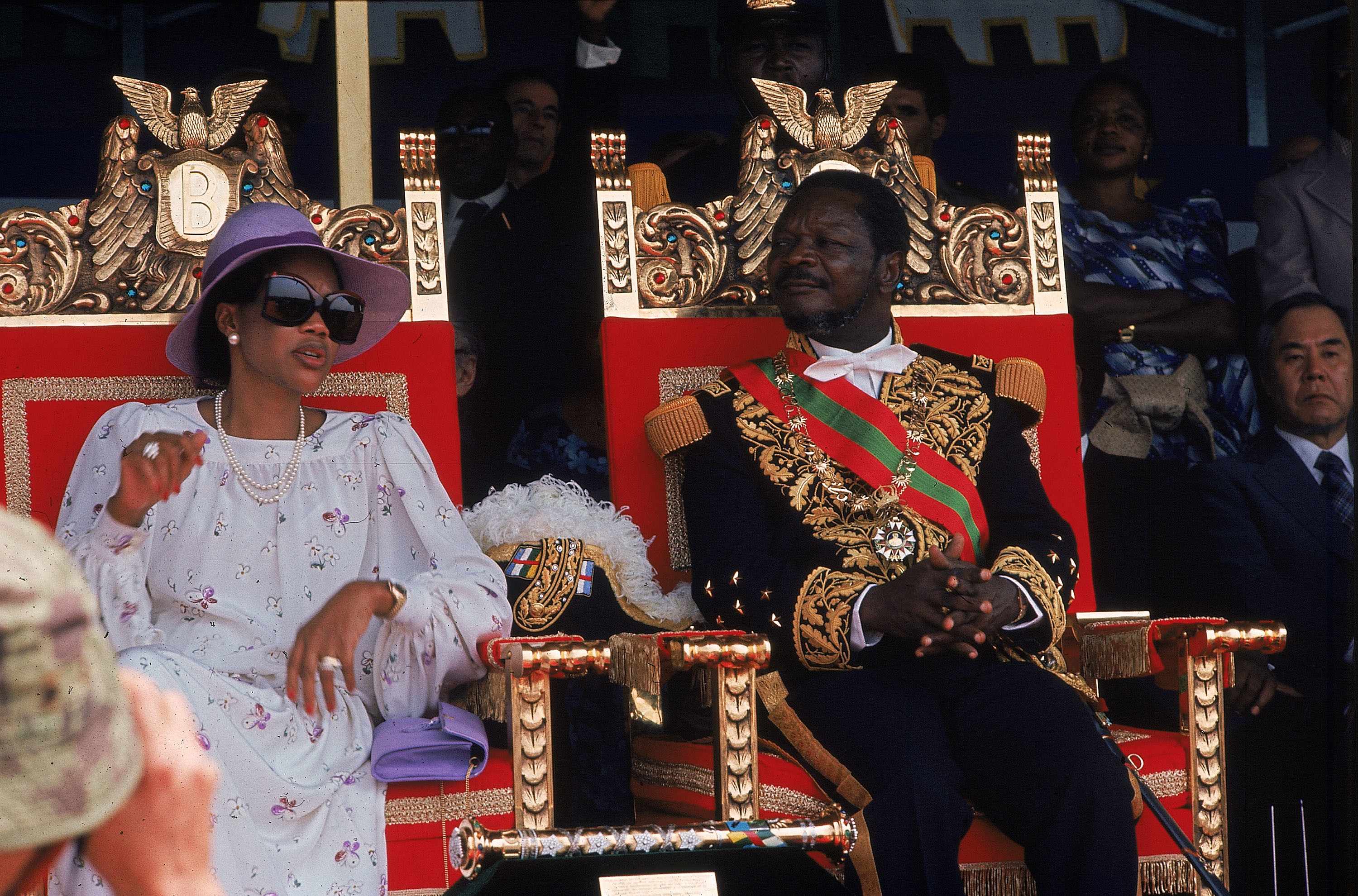 Bokassa y su esposa en la coronacin.