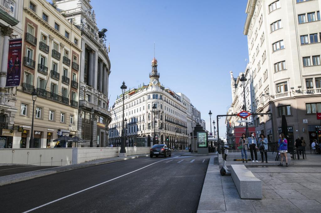 Nuestras calles, hace 100 años y hoy: Alcalá, tan alargada y hoy variopinta  | Madrid