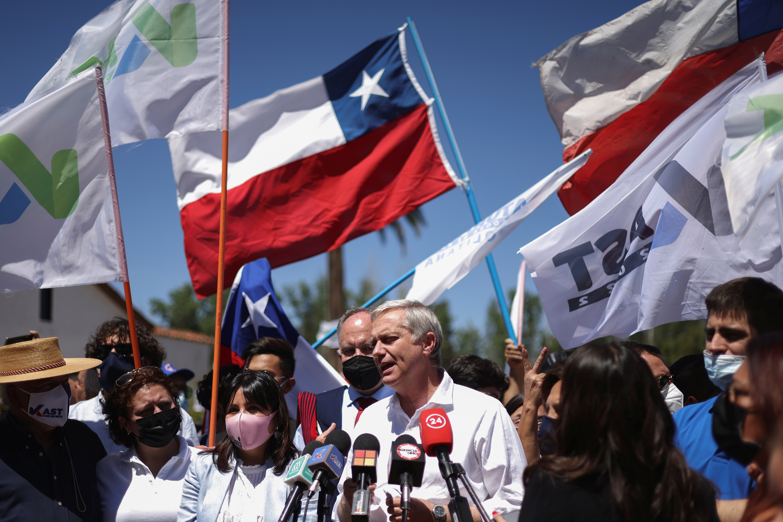 El candidato presidencial chileno de extrema derecha, José Antonio Kast, en un mítin.
