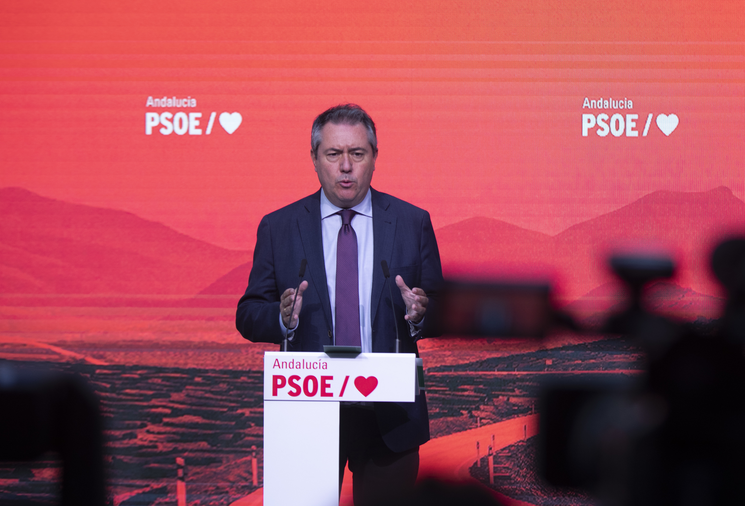 La Junta y el PSOE congelan la negociacin de los presupuestos de 2022
