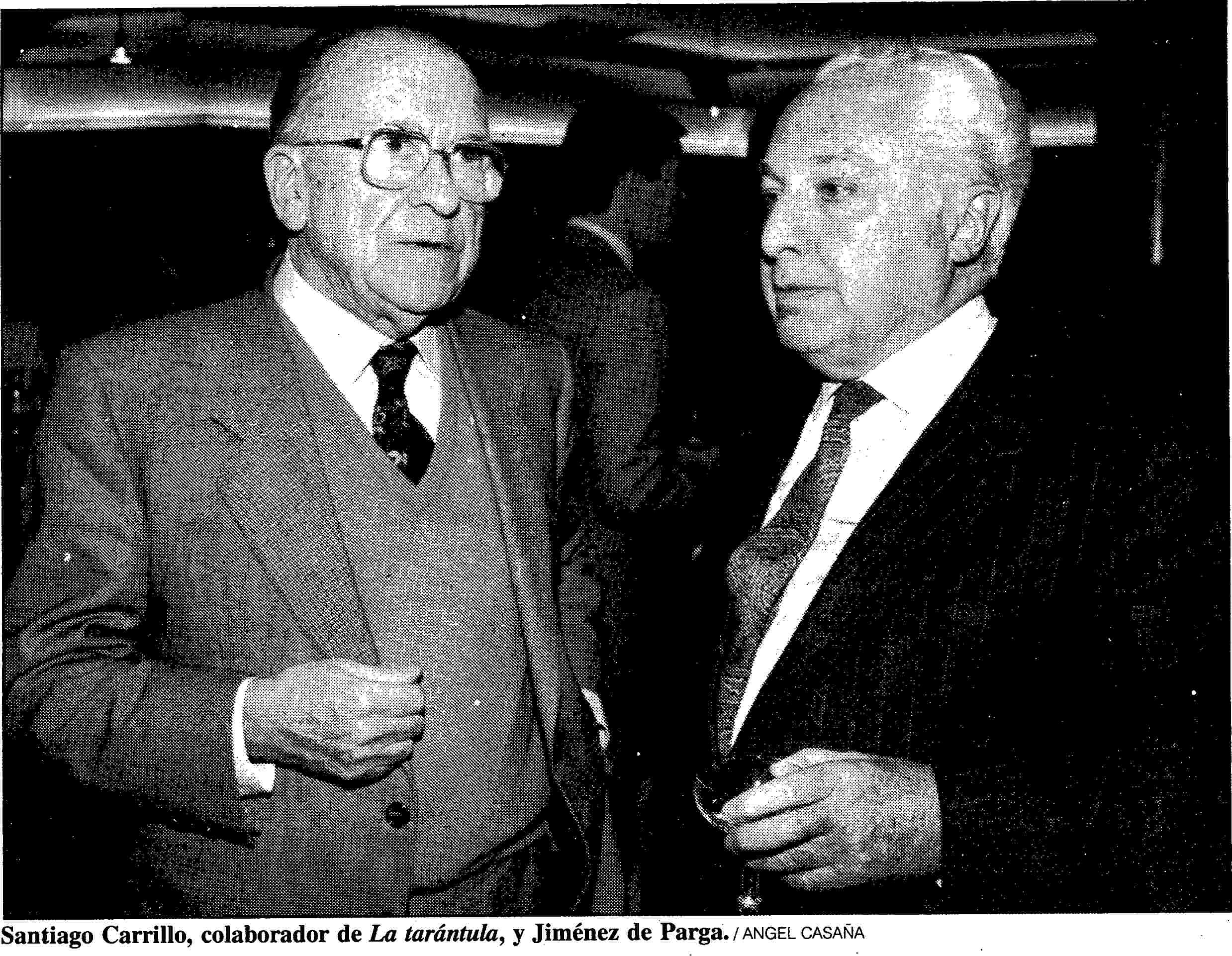 Santiago Carrillo junto al ex ministro de Trabajo, Manuel Jimnez de Parga, en una imagen de archivo de 1990.