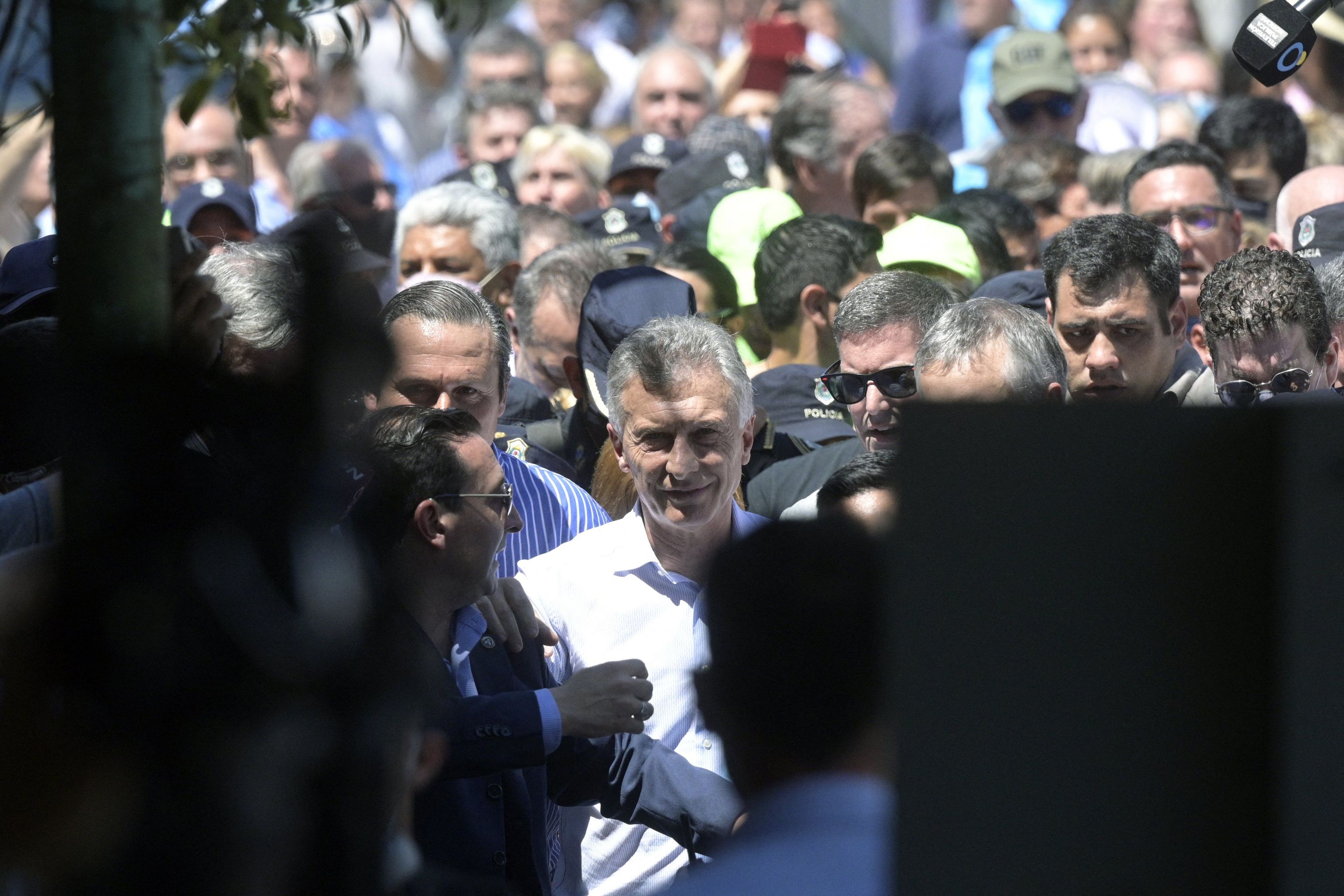 El ex presidente argentino Mauricio Macri llega a Dolores para declarar.