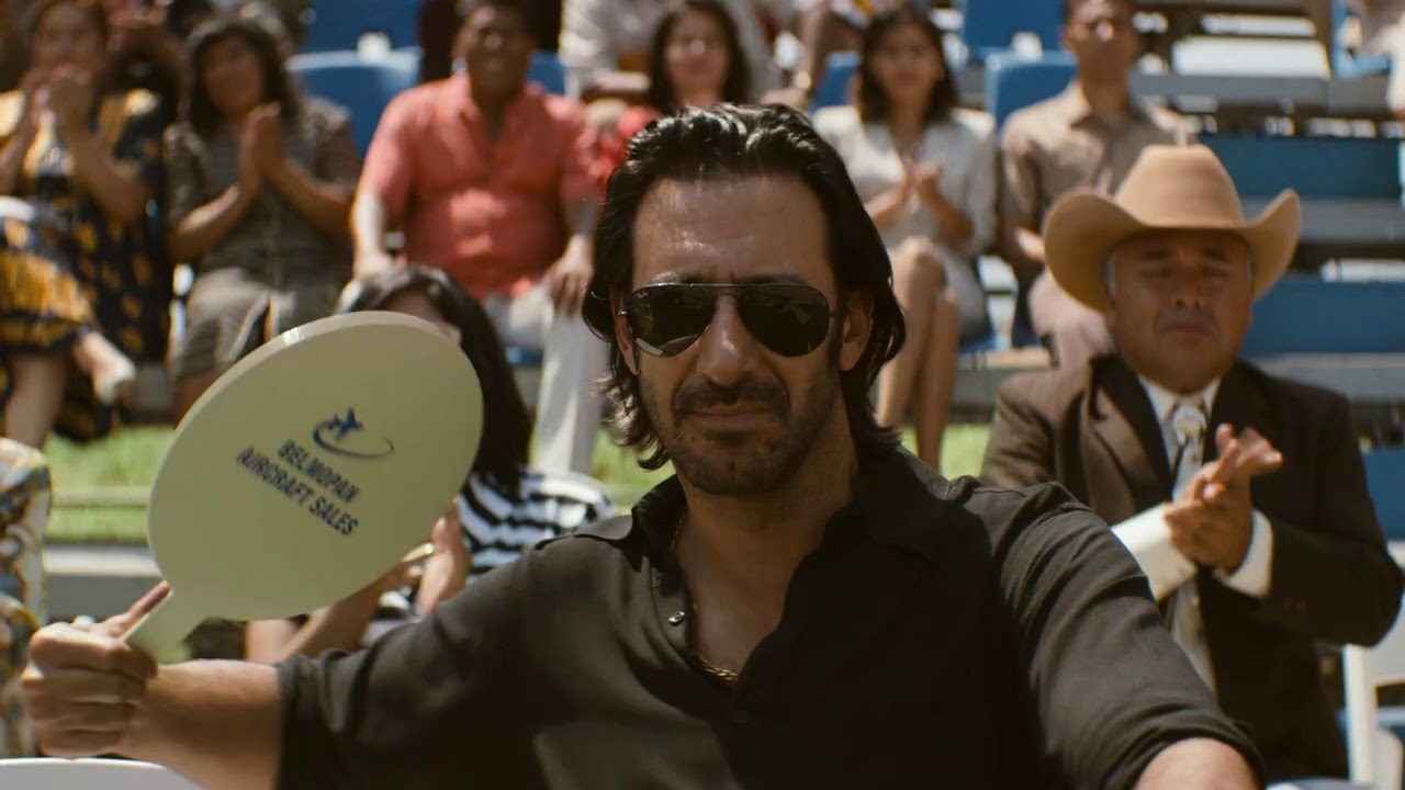El actor mexicano Jos Mara Yazpik, interpretando a Amado Carrillo Fuentes en una escena de la tercera temporada de Narcos: Mxico.