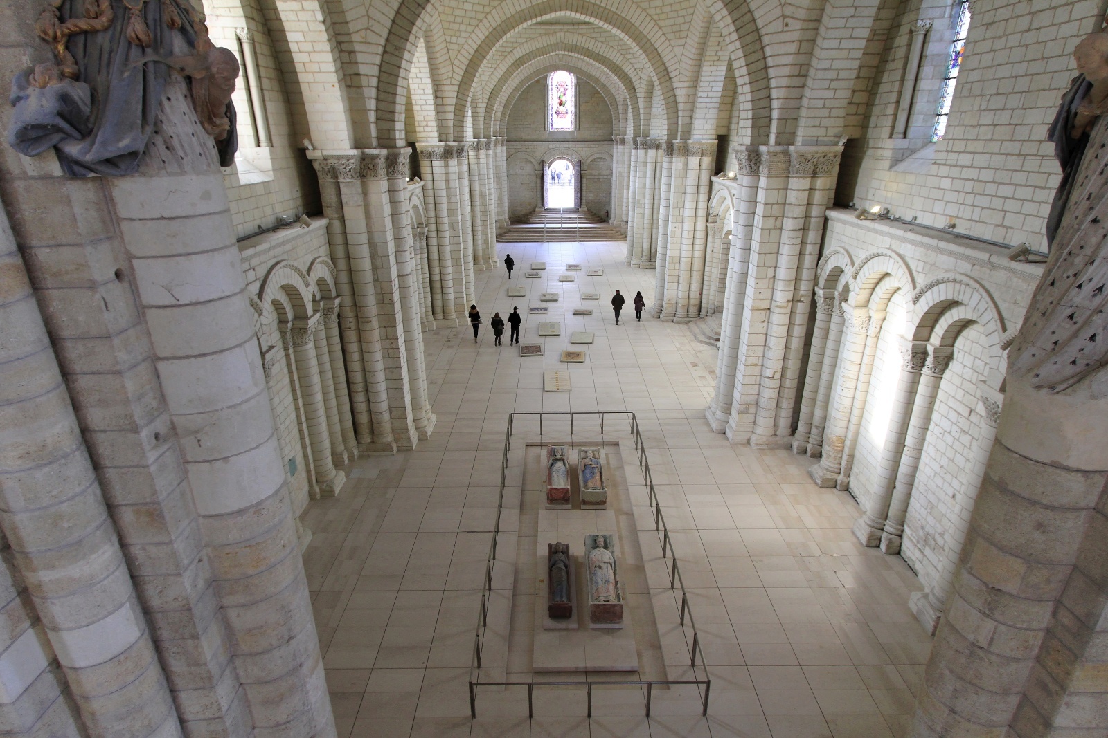 Interior de la mayor abadía de Europa.