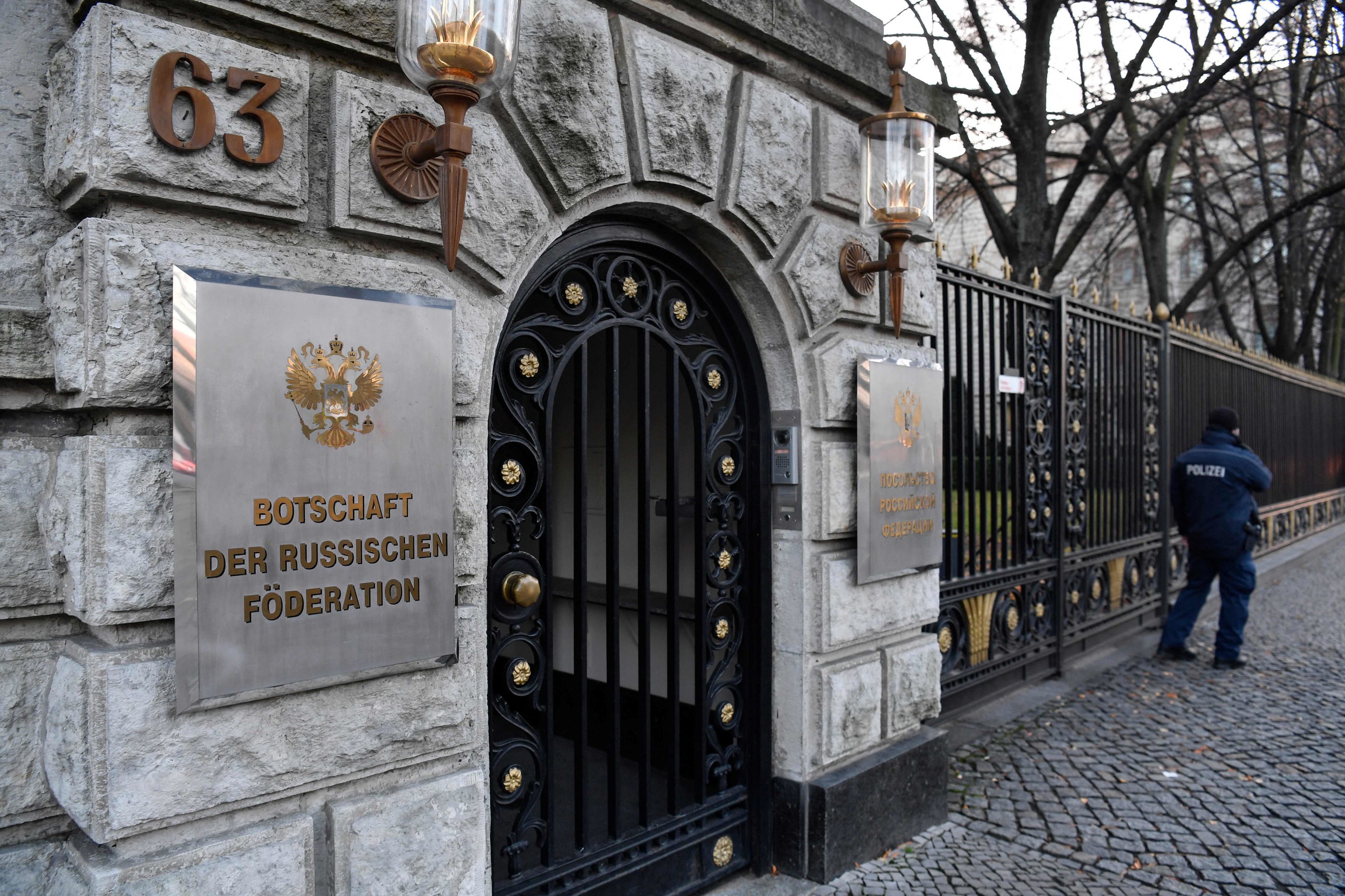Entrada a la embajada rusa en Berlín.