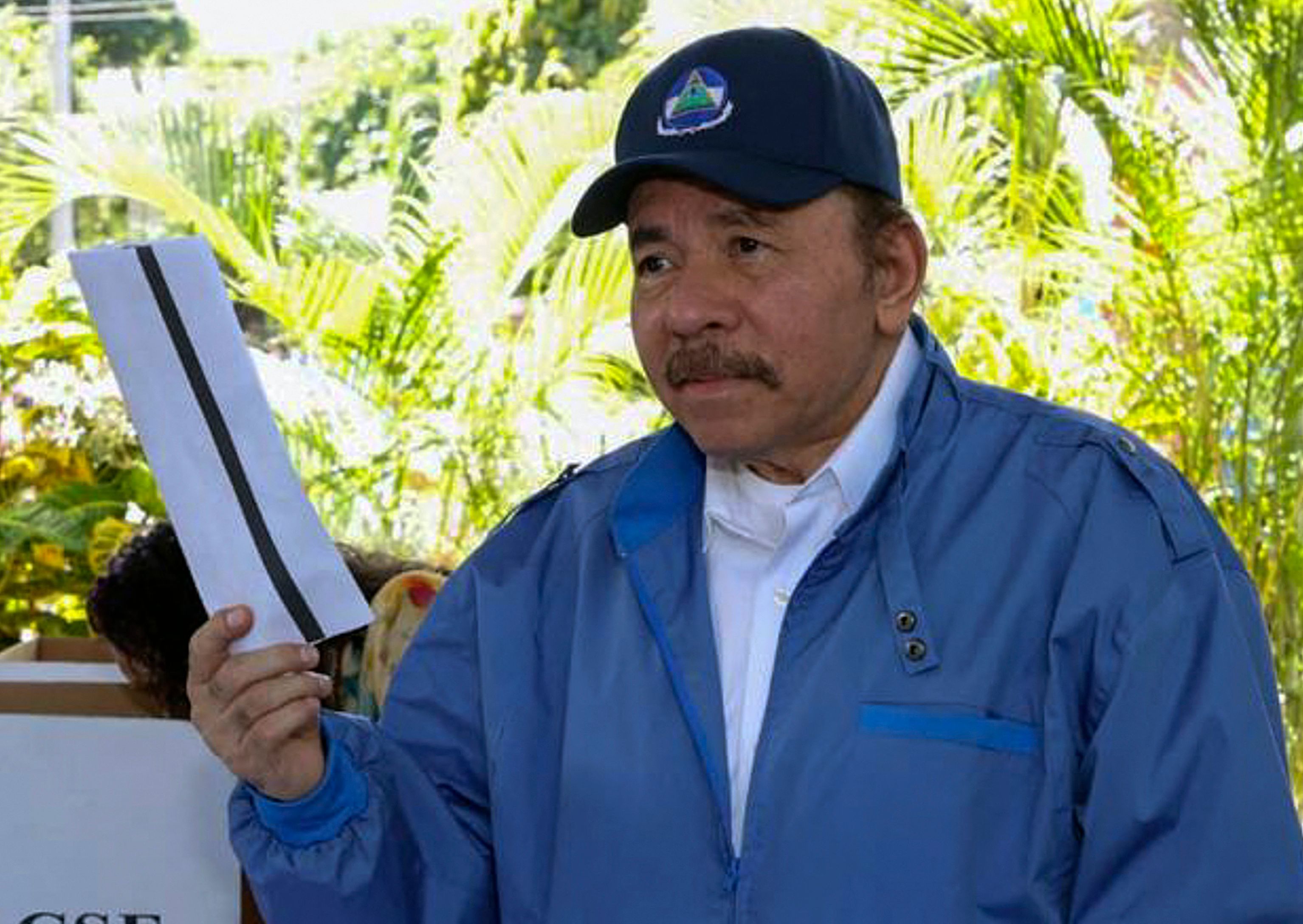 Daniel Ortega, votando este domingo en Managua, Nicaragua.