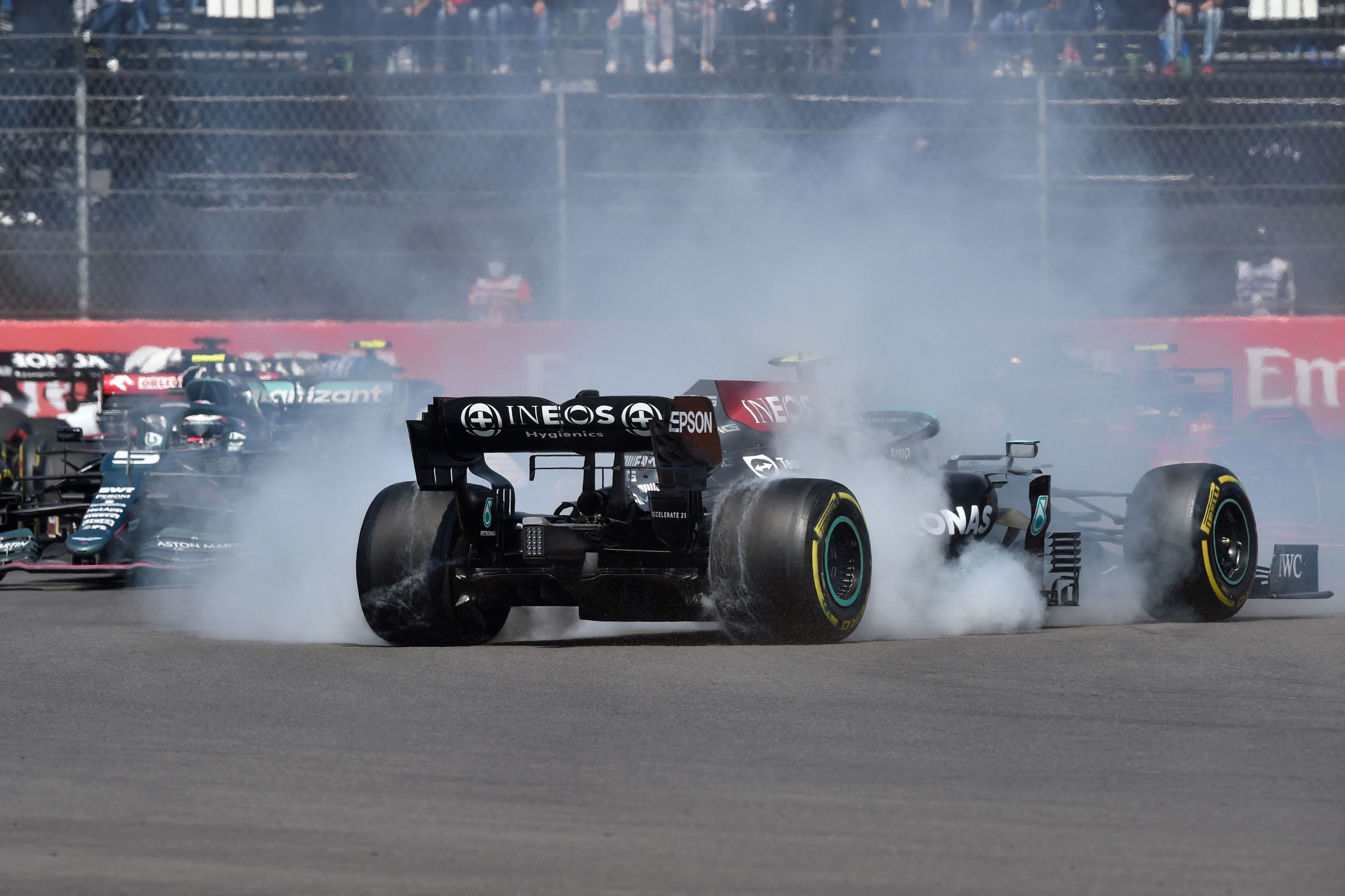 Bottas, tras su toque con Ricciardo en la primera vuelta.