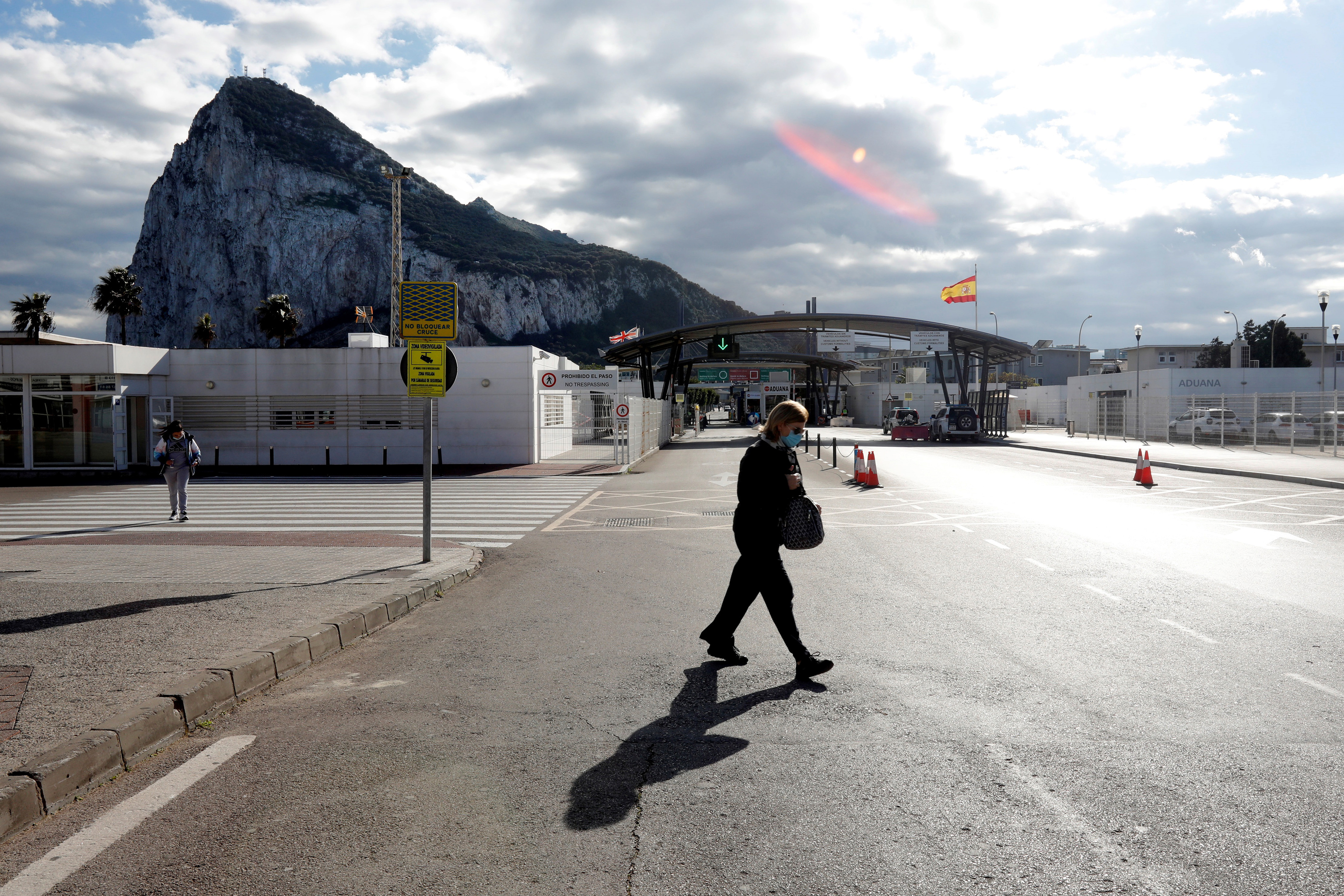 Carretera de acceso entre la Lnea de la Concepcin (Cdiz) y Gibraltar.