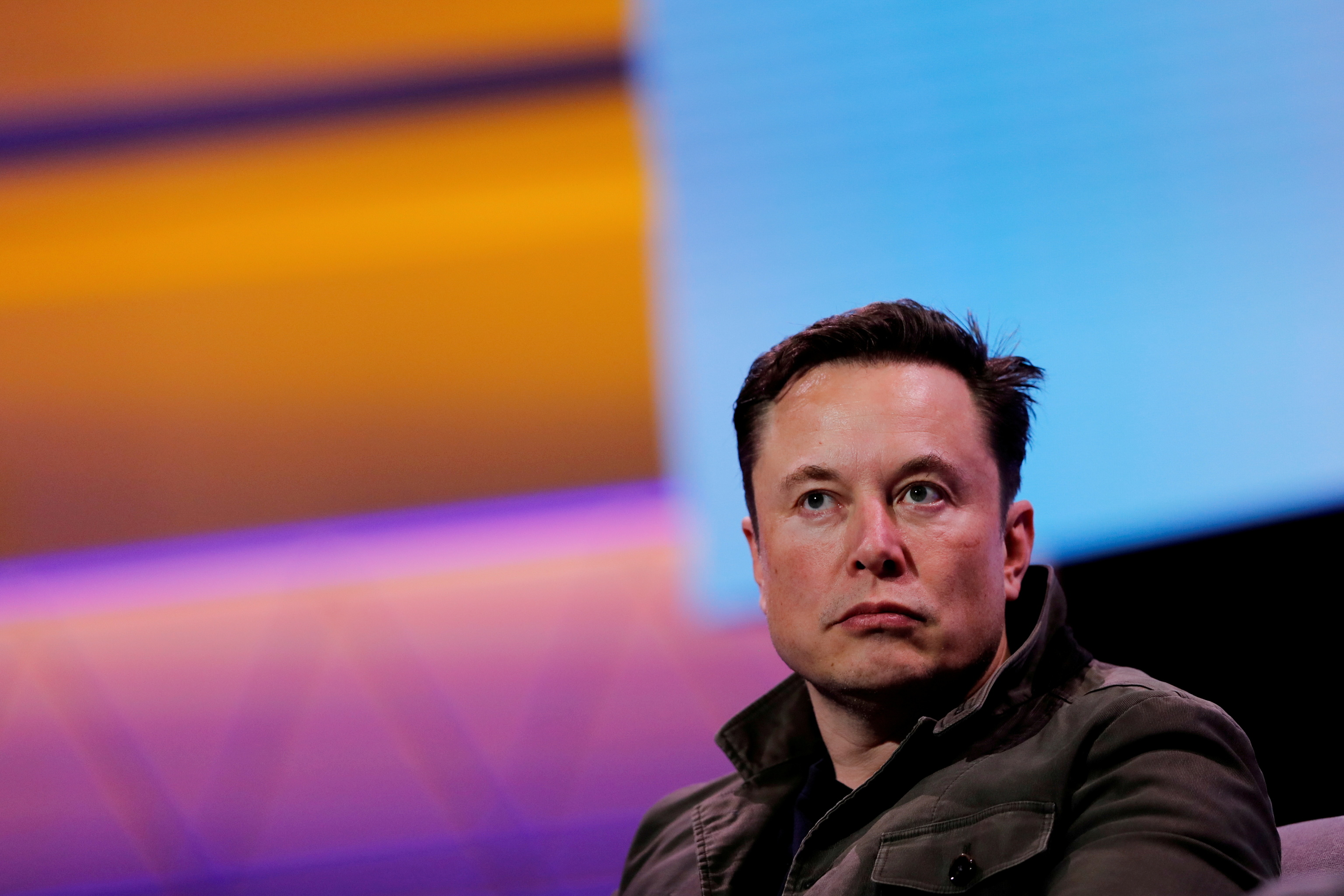patio de recreo Pez anémona Fácil de suceder Tesla cae en Bolsa tras una encuesta de Elon Musk en Twitter sobre si  vender el 10% de sus acciones | Economía